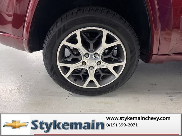 Used 2019 Jeep Grand Cherokee Overland AWD/4WD image 17