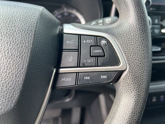 Used 2022 Toyota Highlander L image 17