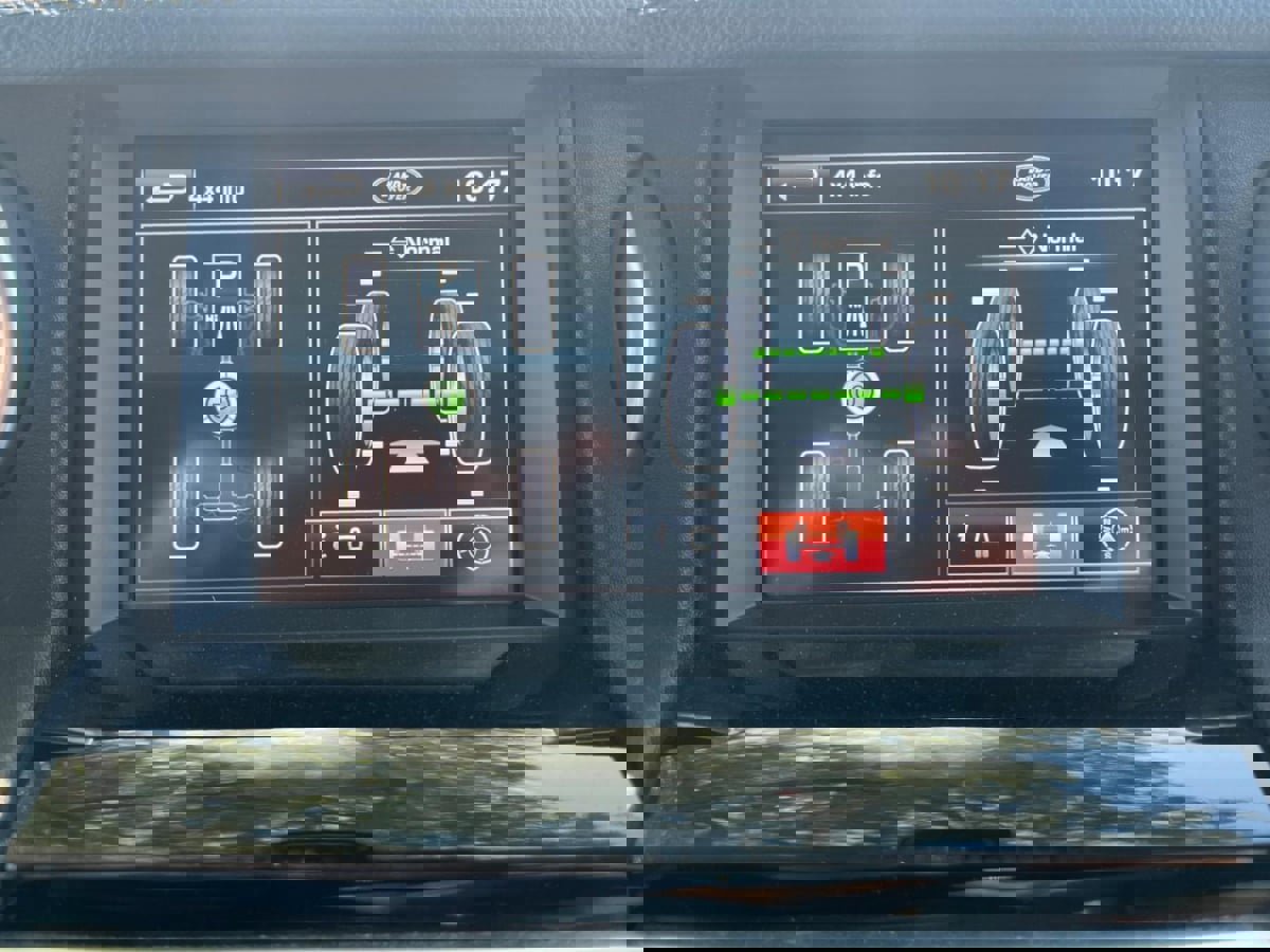 Used 2013 Land Rover LR4 HSE image 23