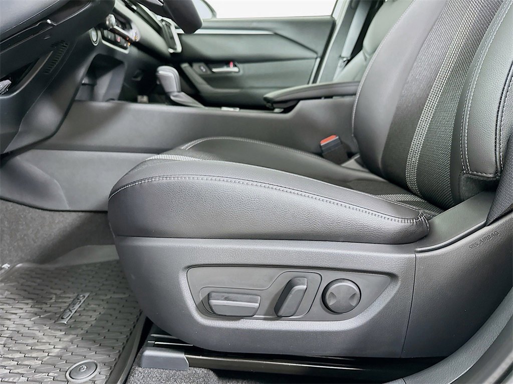 Certified 2025 MAZDA CX-50 2.5 Hybrid w/ Weather Package image 8