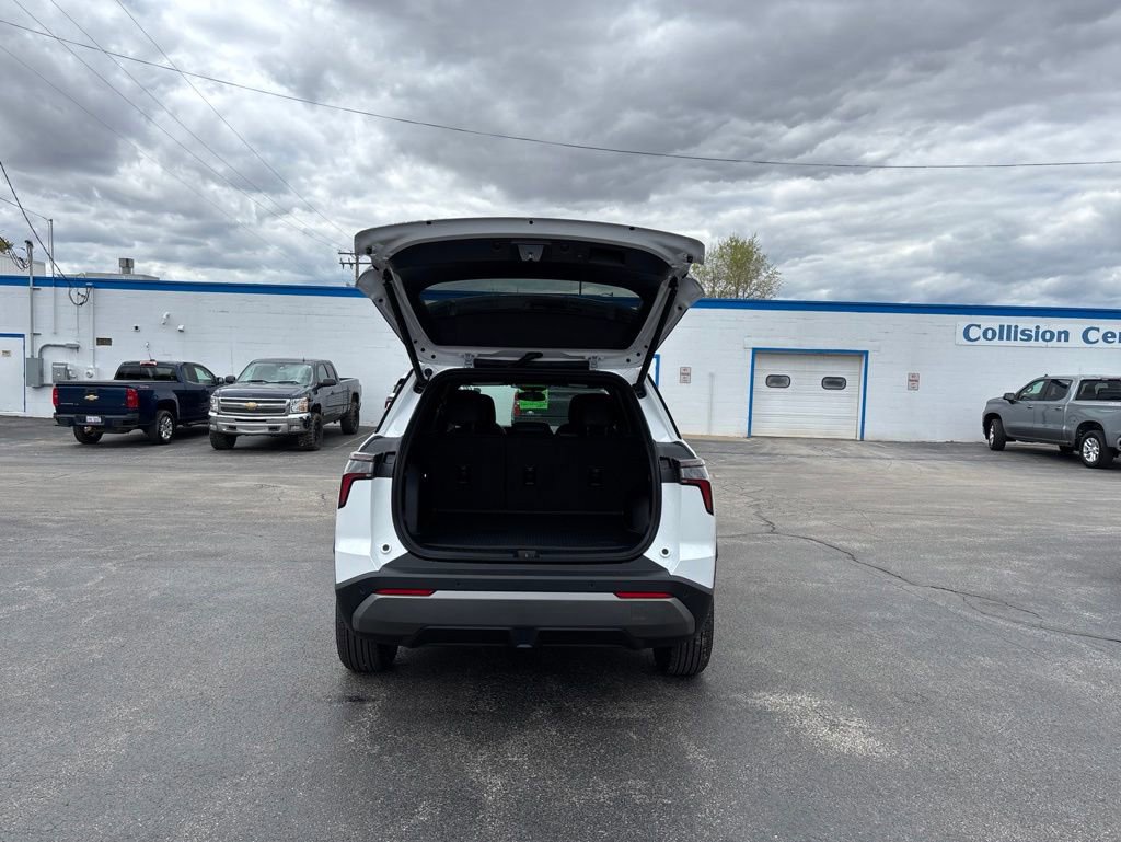 New 2026 Chevrolet Equinox LT w/ Convenience Package II AWD/4WD image 6