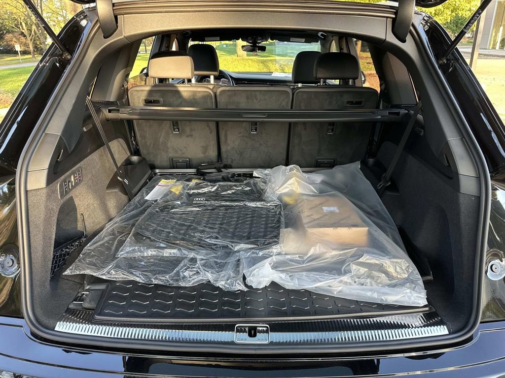 New 2026 Audi Q7 3.0T Premium Plus image 9