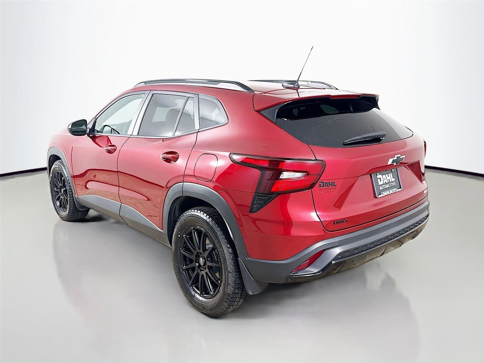 Used 2025 Chevrolet Trax RS w/ Sunroof Package FWD image 10