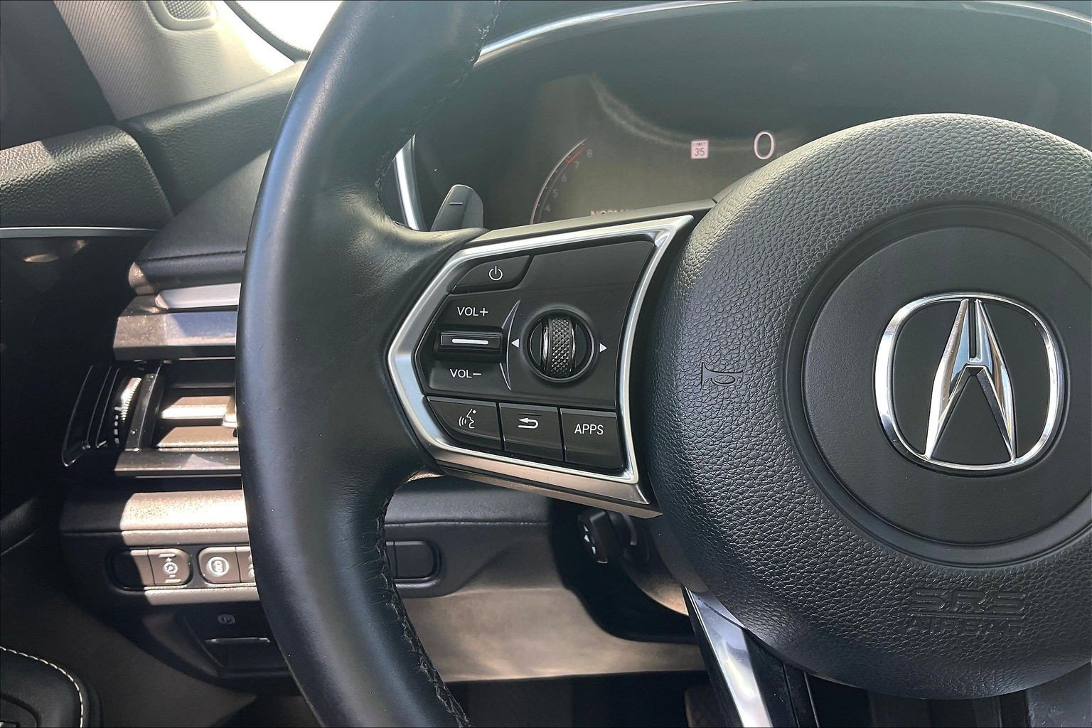 Used 2023 Acura MDX SH-AWD w/ Technology Package image 23