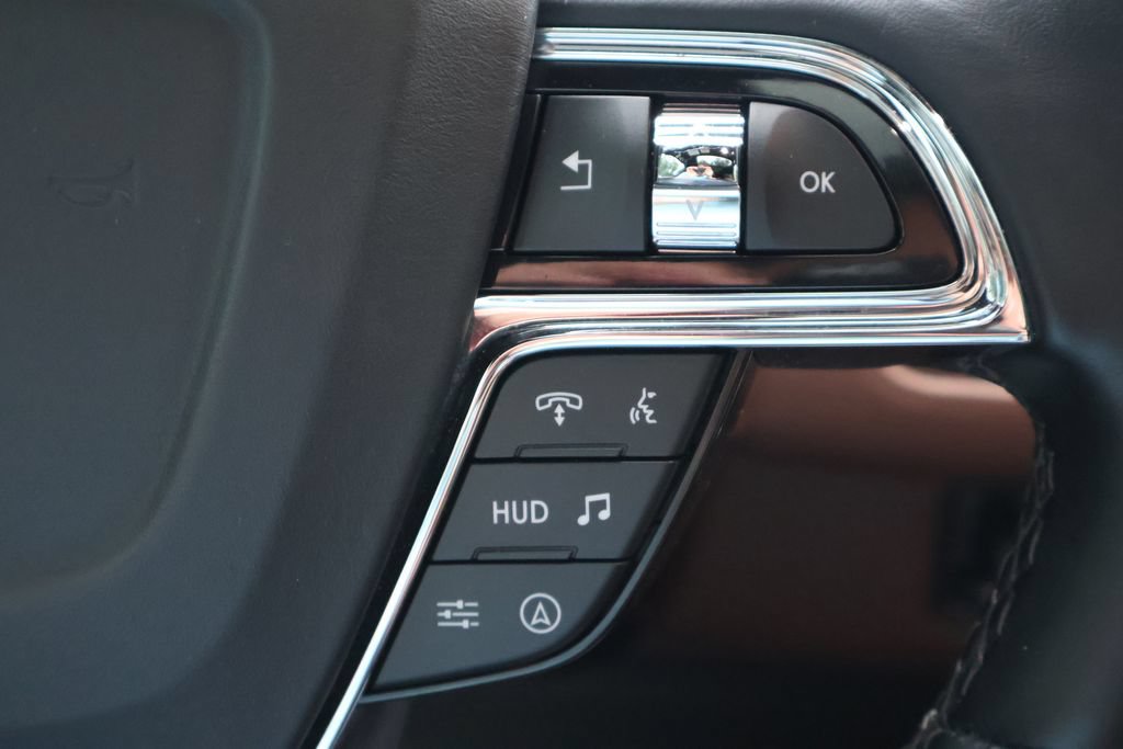 Used 2024 Lincoln Navigator Reserve AWD/4WD image 7