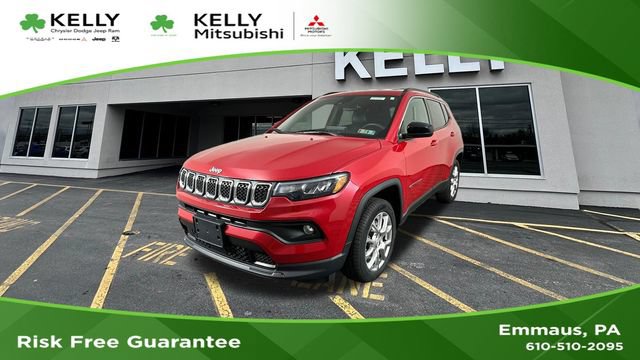 Used 2023 Jeep Compass Latitude AWD/4WD image 1