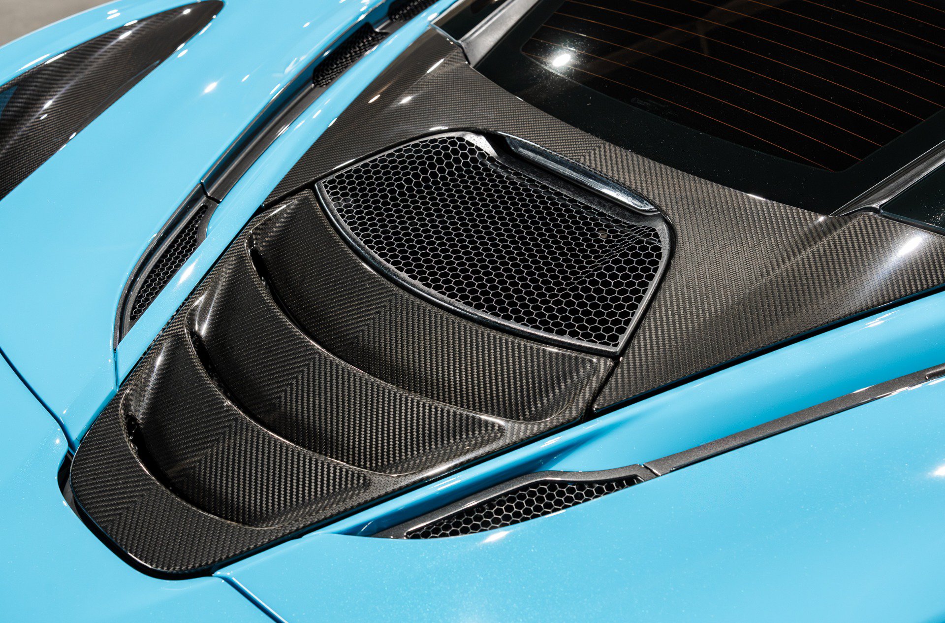 Used 2018 McLaren 720S RWD image 31