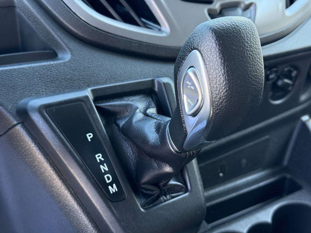 Used 2019 Ford Transit 150 XLT image 25