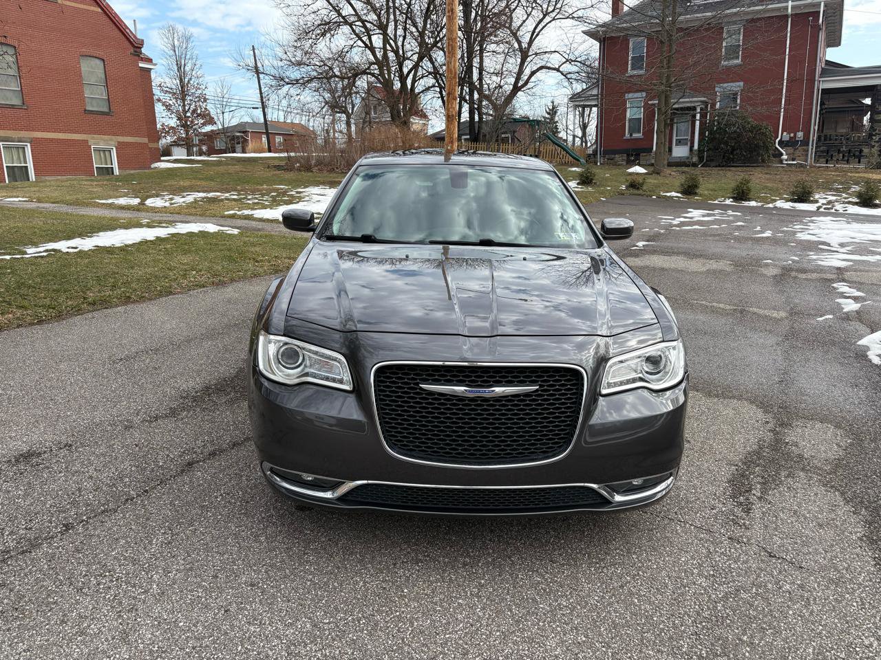 Used 2016 Chrysler 300 Limited w/ Driver Convenience Group image 2