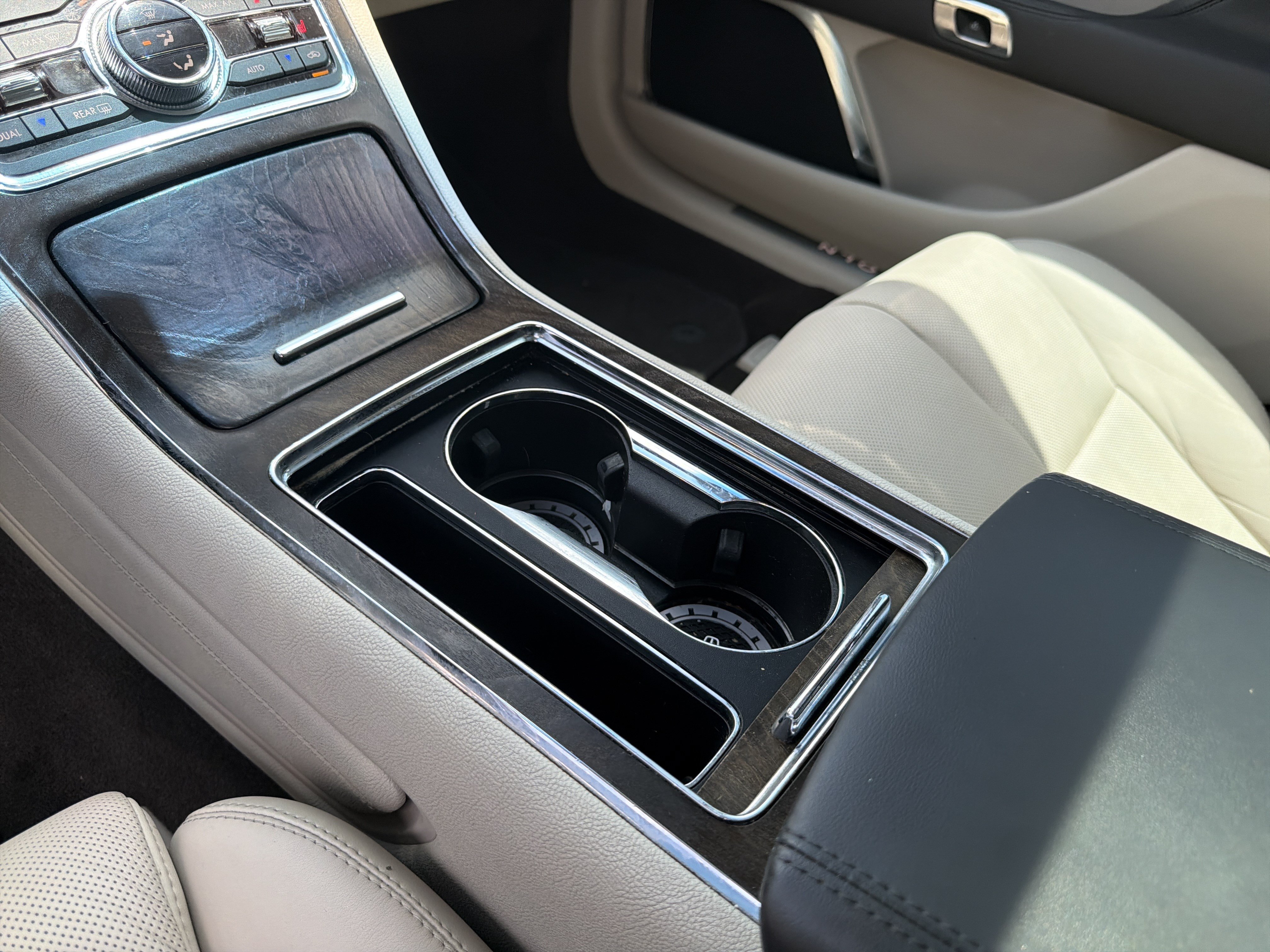 Used 2019 Lincoln Continental Select FWD image 41