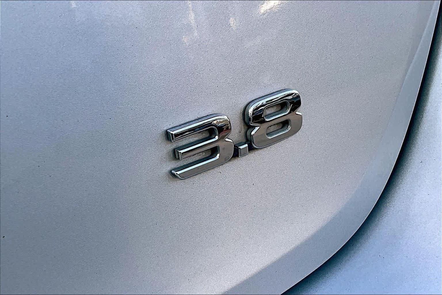 Used 2018 Genesis G80 3.8 w/ Option Group 03 RWD image 10