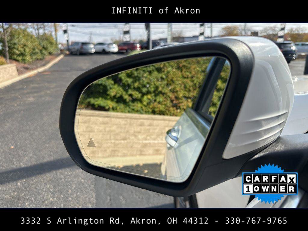 Used 2021 Mercedes-Benz GLC 300 4MATIC image 3