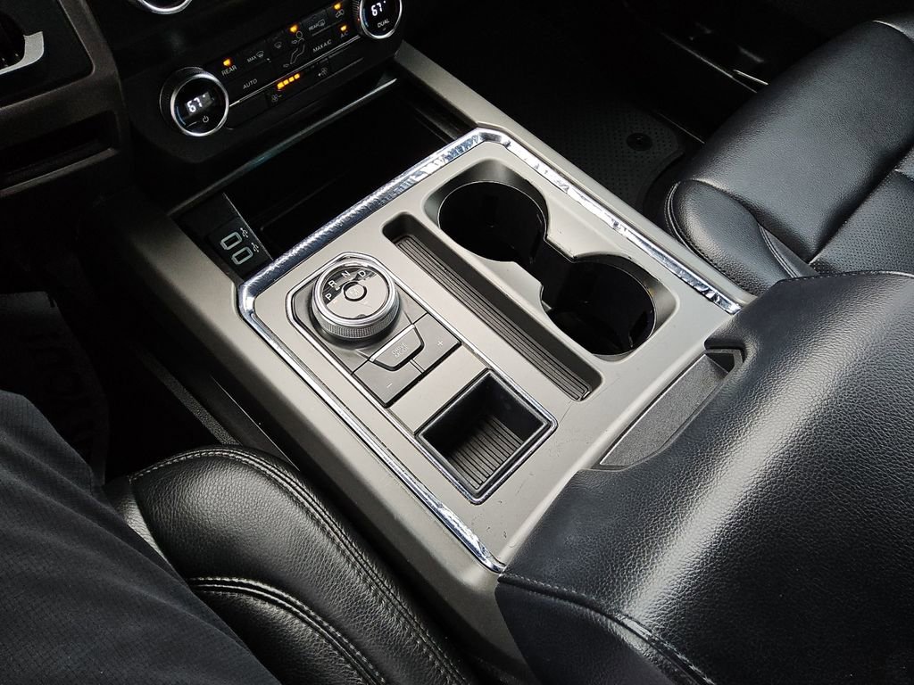 Used 2019 Ford Expedition XLT w/ Equipment Group 201A RWD image 16