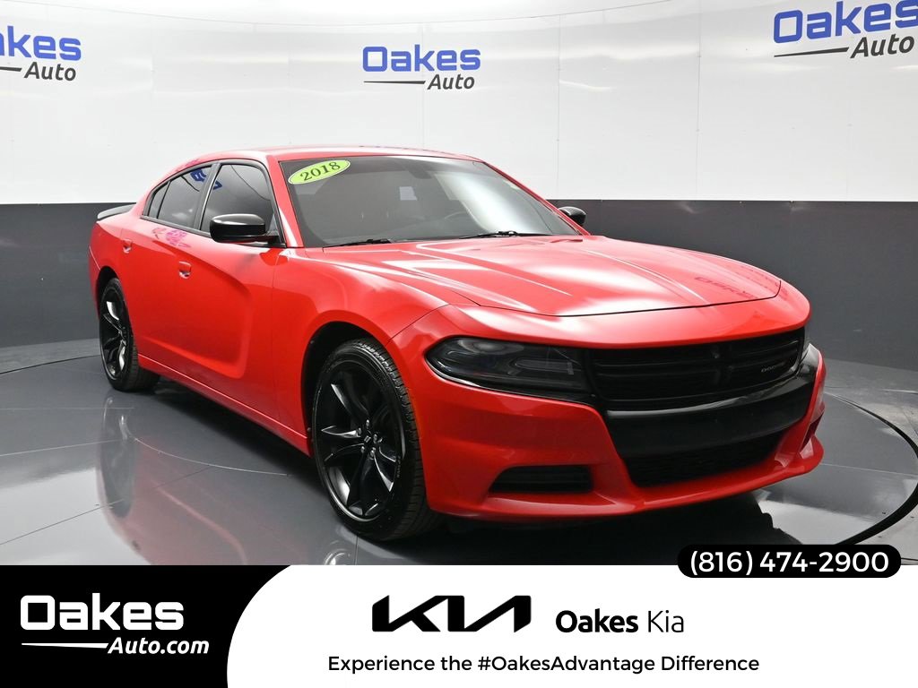 Used 2018 Dodge Charger SXT w/ Blacktop Package image 1