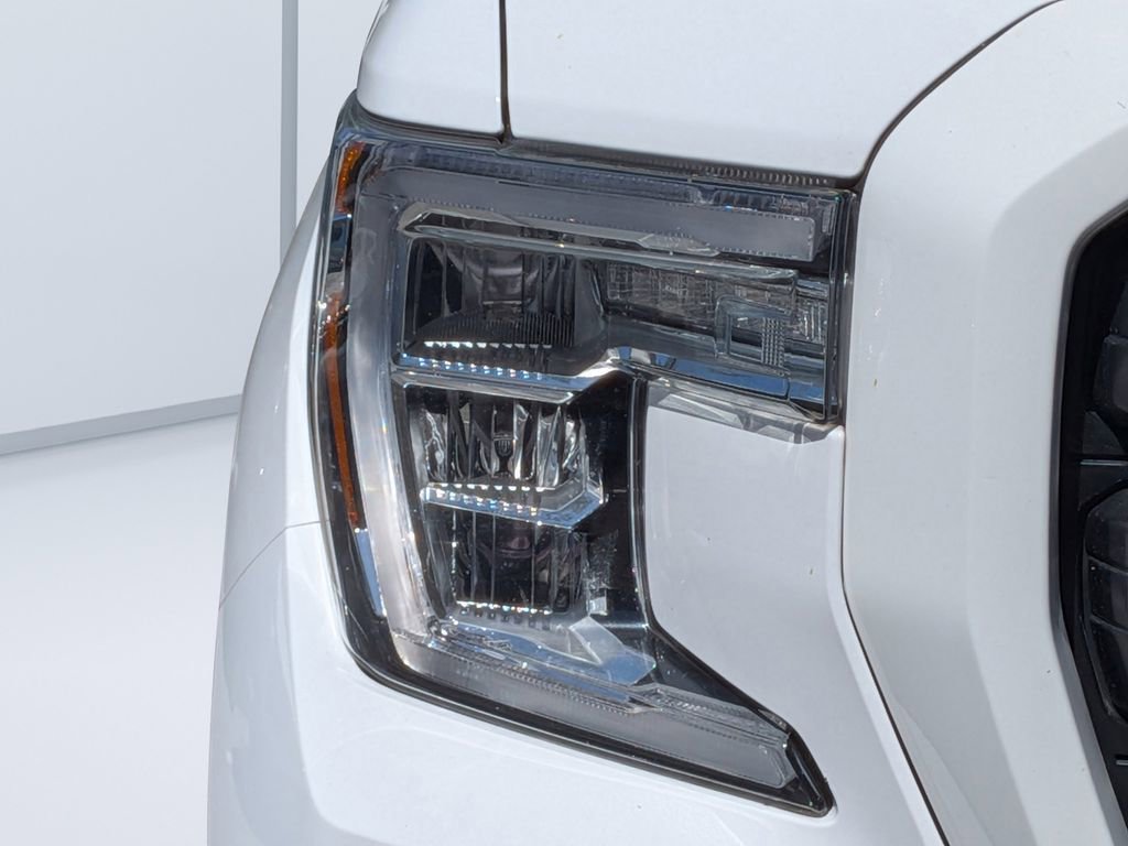 Used 2020 GMC Sierra 1500 AT4 w/ AT4 Premium Package image 9