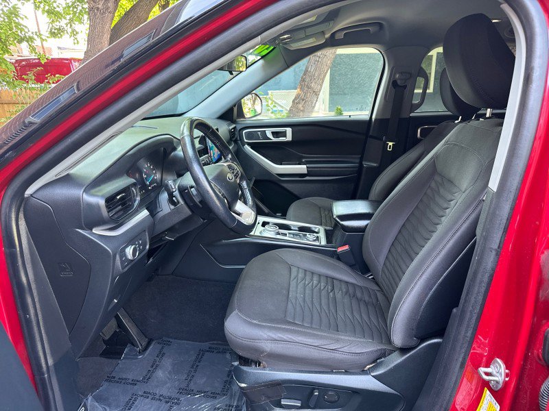 Used 2020 Ford Explorer XLT w/ Comfort Package AWD/4WD image 15