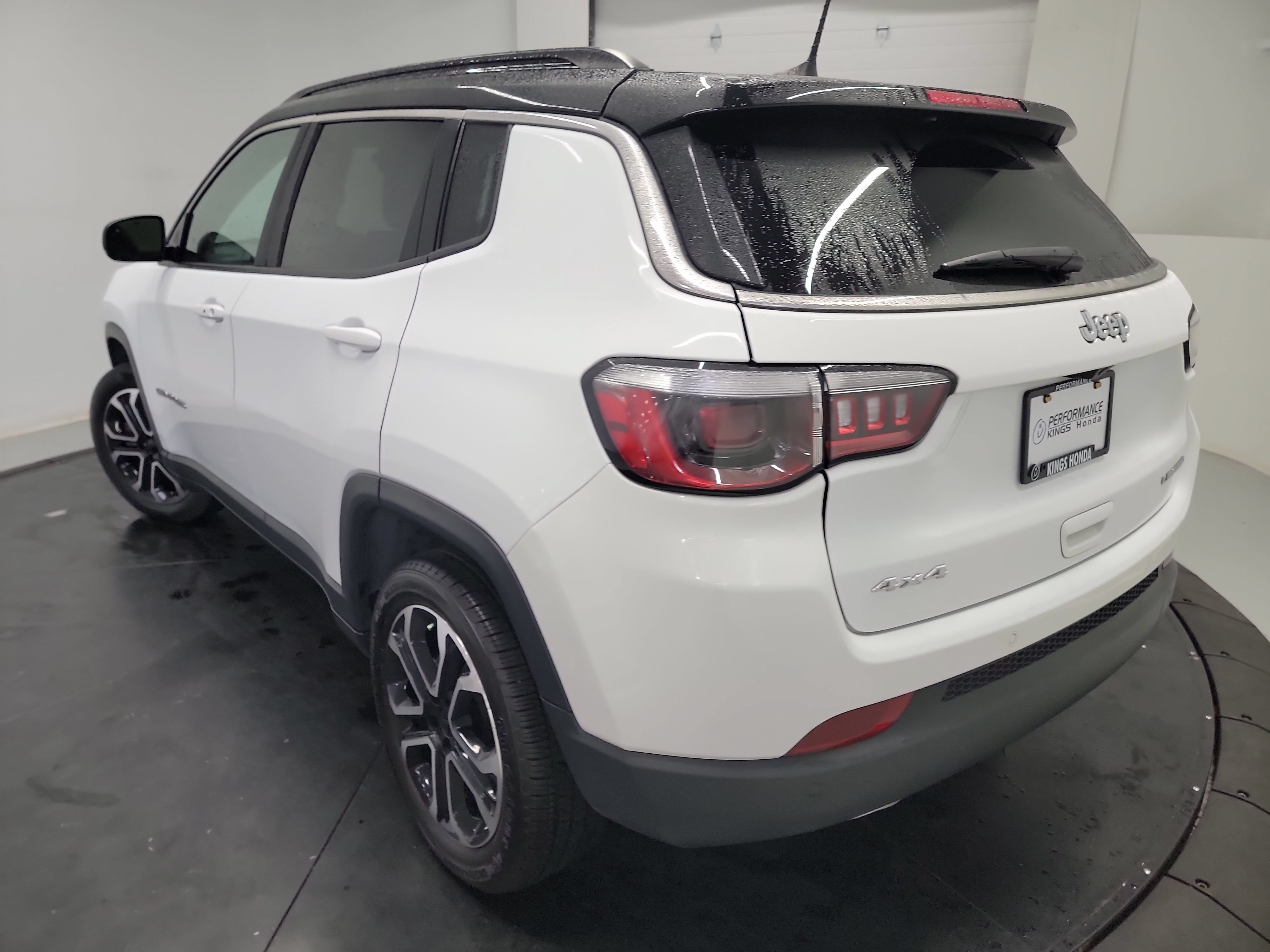 Used 2023 Jeep Compass Limited AWD/4WD image 6