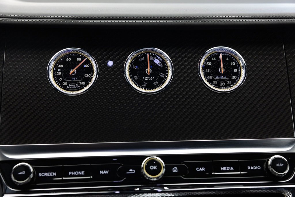 Used 2025 Bentley Flying Spur Plug-In Hybrid image 4