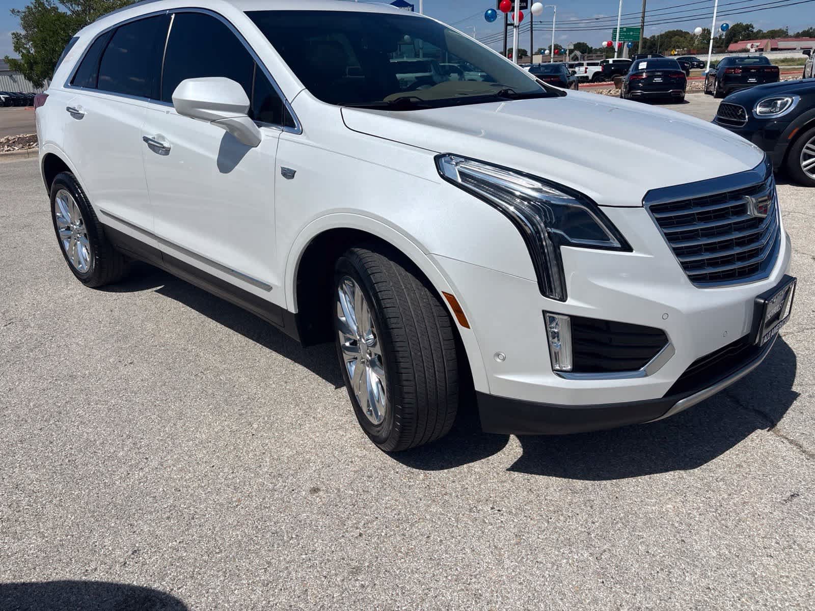 Used 2019 Cadillac XT5 Platinum AWD/4WD image 2