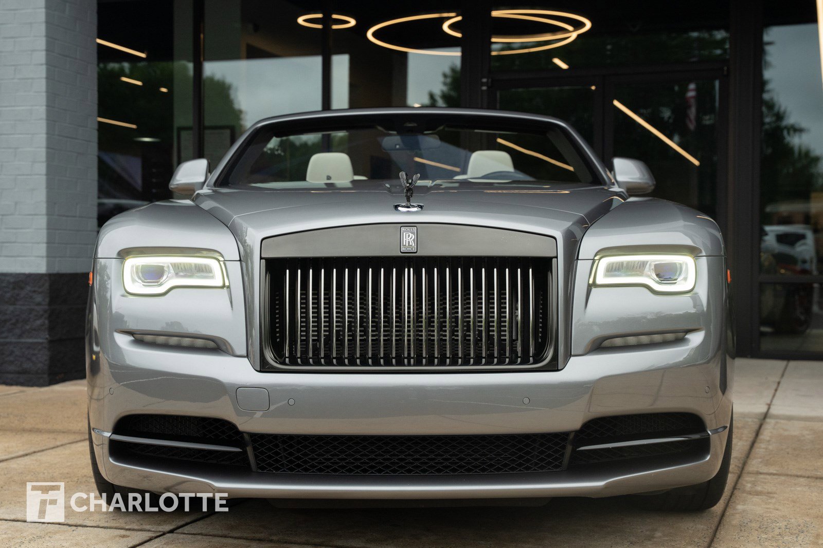 Used 2019 Rolls-Royce Dawn image 6