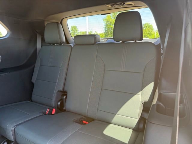 New 2026 GMC Acadia AT4 w/ Luxury Package AWD/4WD image 41