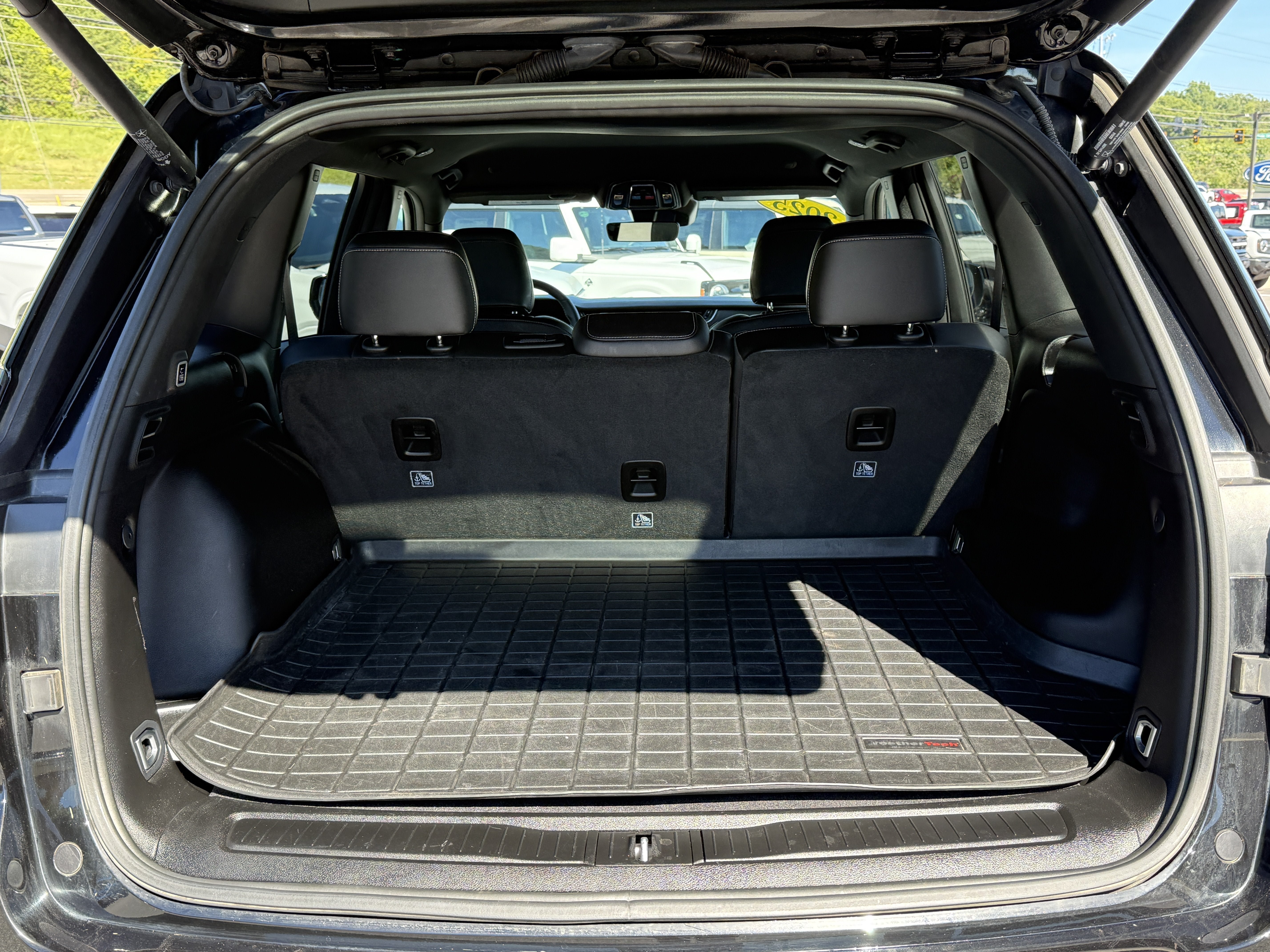 Used 2025 Jeep Grand Cherokee Limited RWD image 13