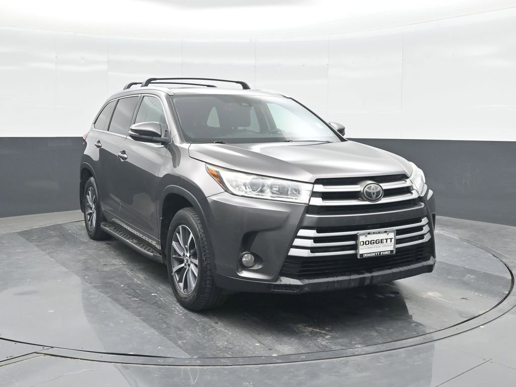Used 2017 Toyota Highlander XLE image 8