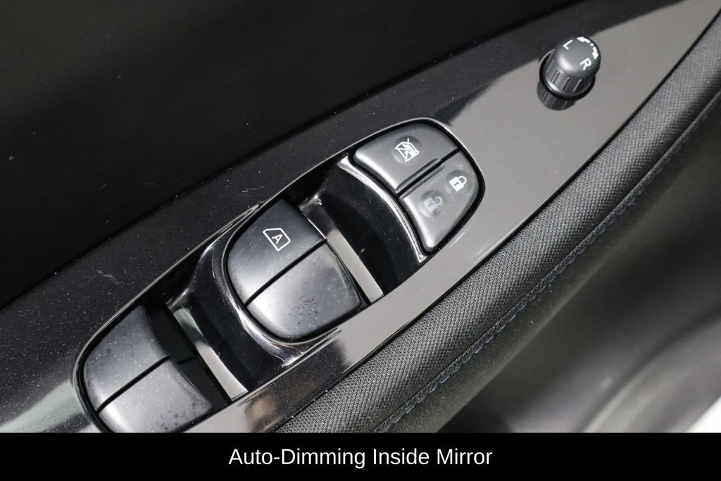 Used 2021 Nissan Leaf SV w/ SV Technology Package FWD image 18