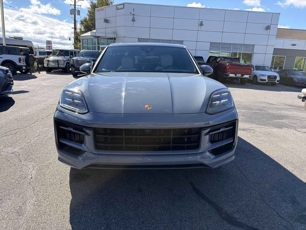 Used 2026 Porsche Cayenne GTS AWD/4WD image 8