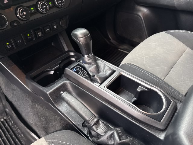 Used 2020 Toyota Tacoma TRD Sport w/ Technology Package AWD/4WD image 25