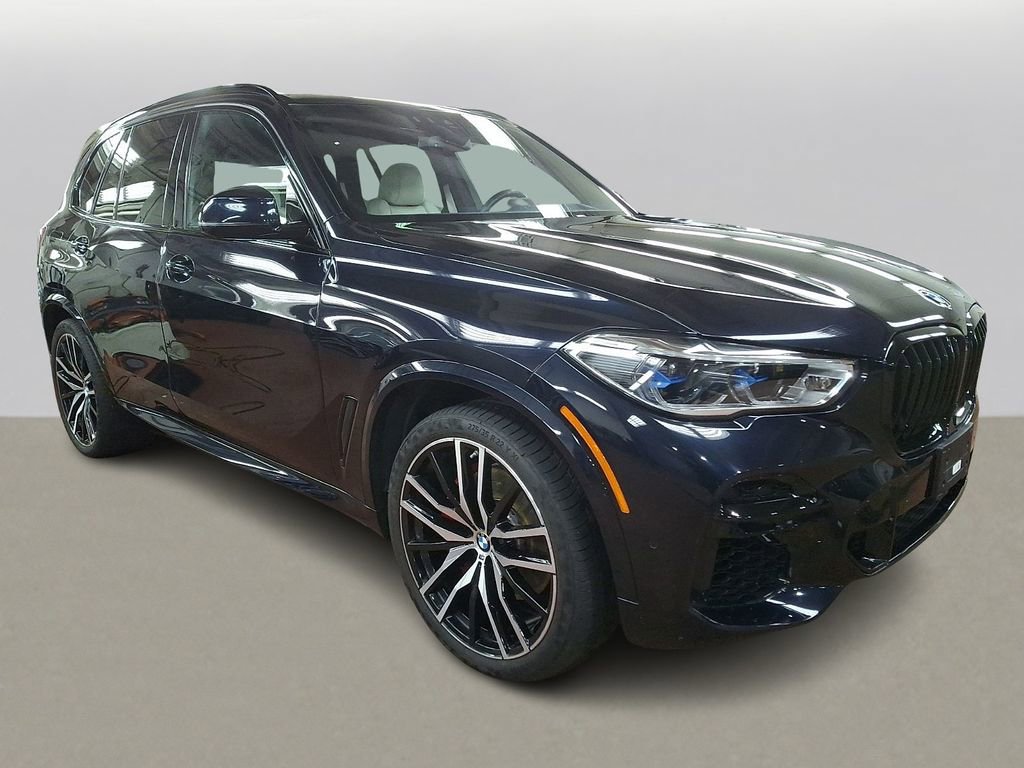 Certified 2022 BMW X5 xDrive40i w/ M Sport Package image 3