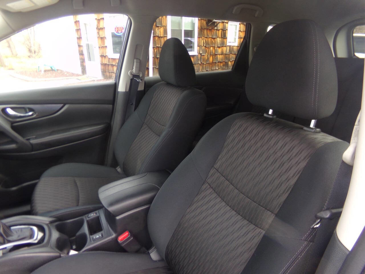 Used 2018 Nissan Rogue SV w/ Premium Package AWD/4WD image 22