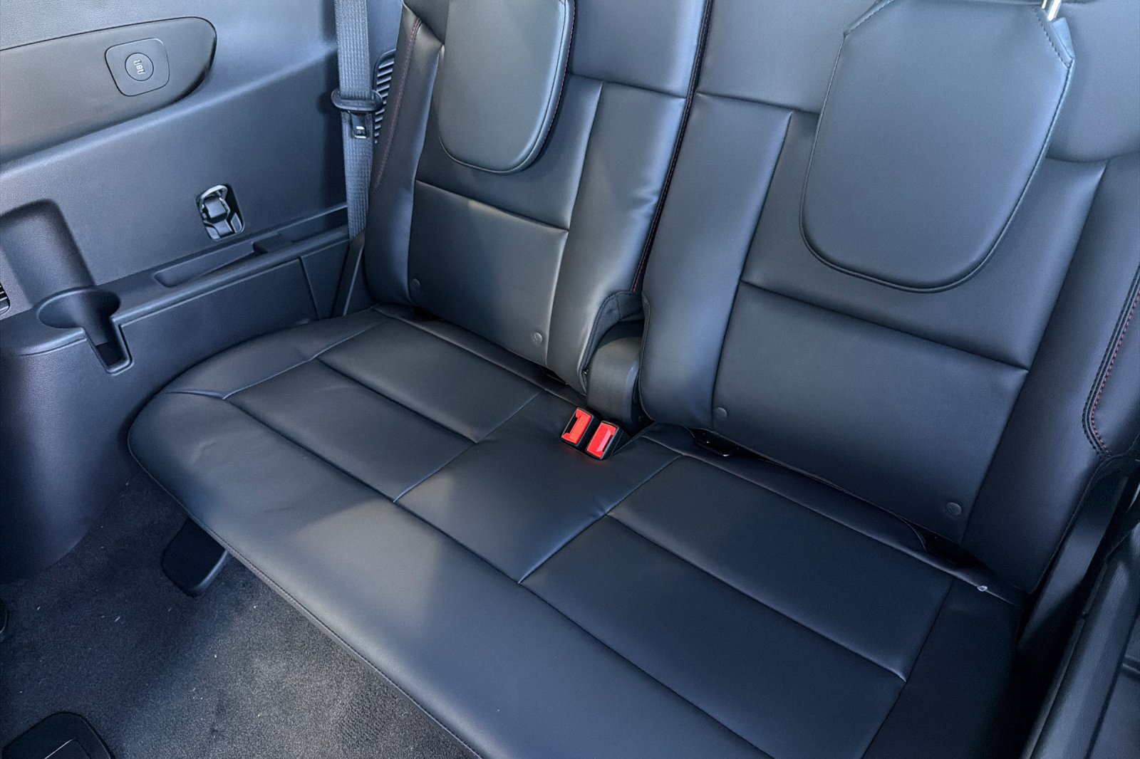 New 2027 Ford Explorer ST-Line w/ Premium Package RWD image 16
