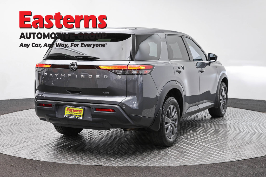 Used 2024 Nissan Pathfinder S AWD/4WD image 6