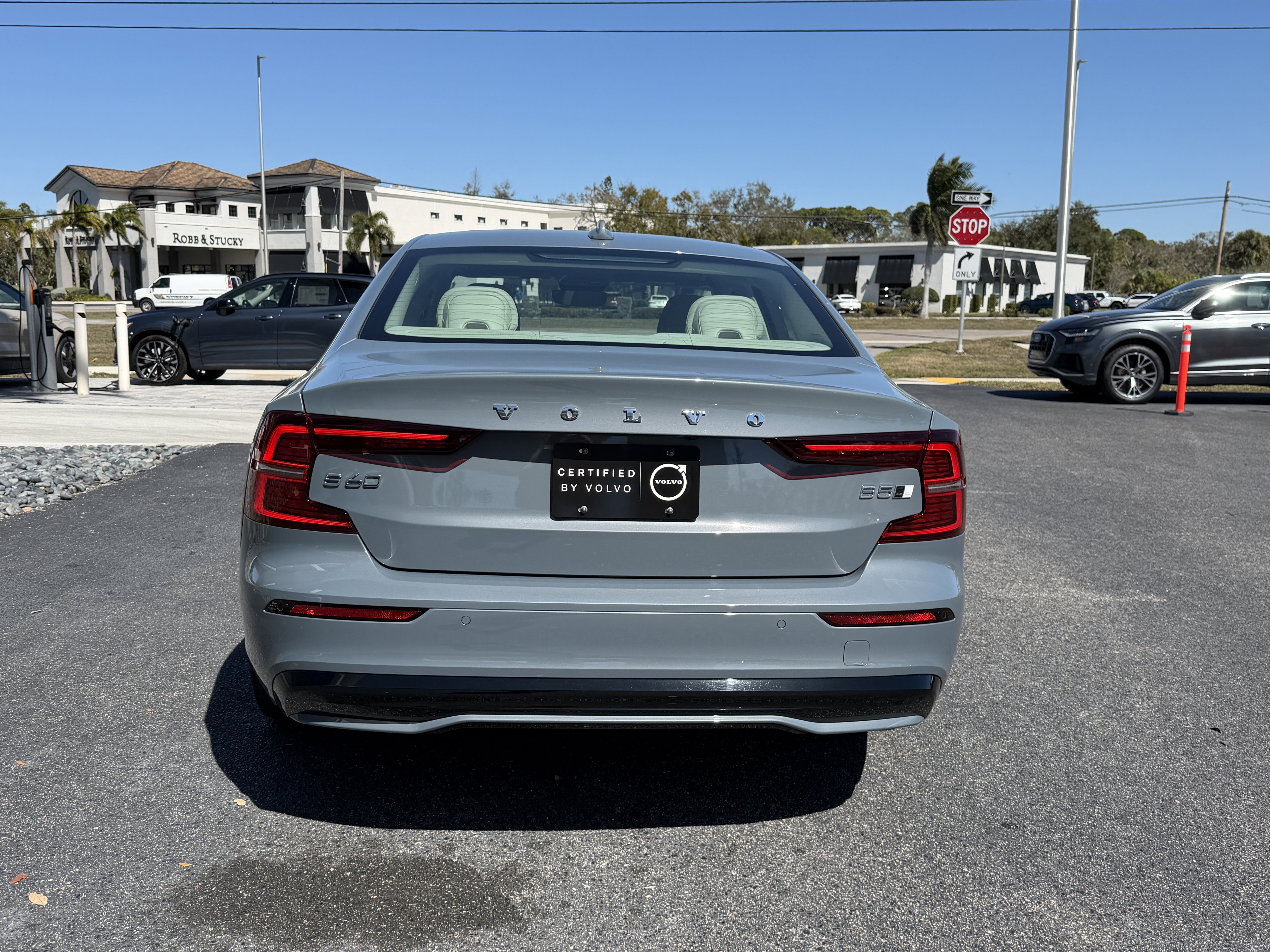 Certified 2023 Volvo S60 B5 Ultimate w/ Climate Package image 4