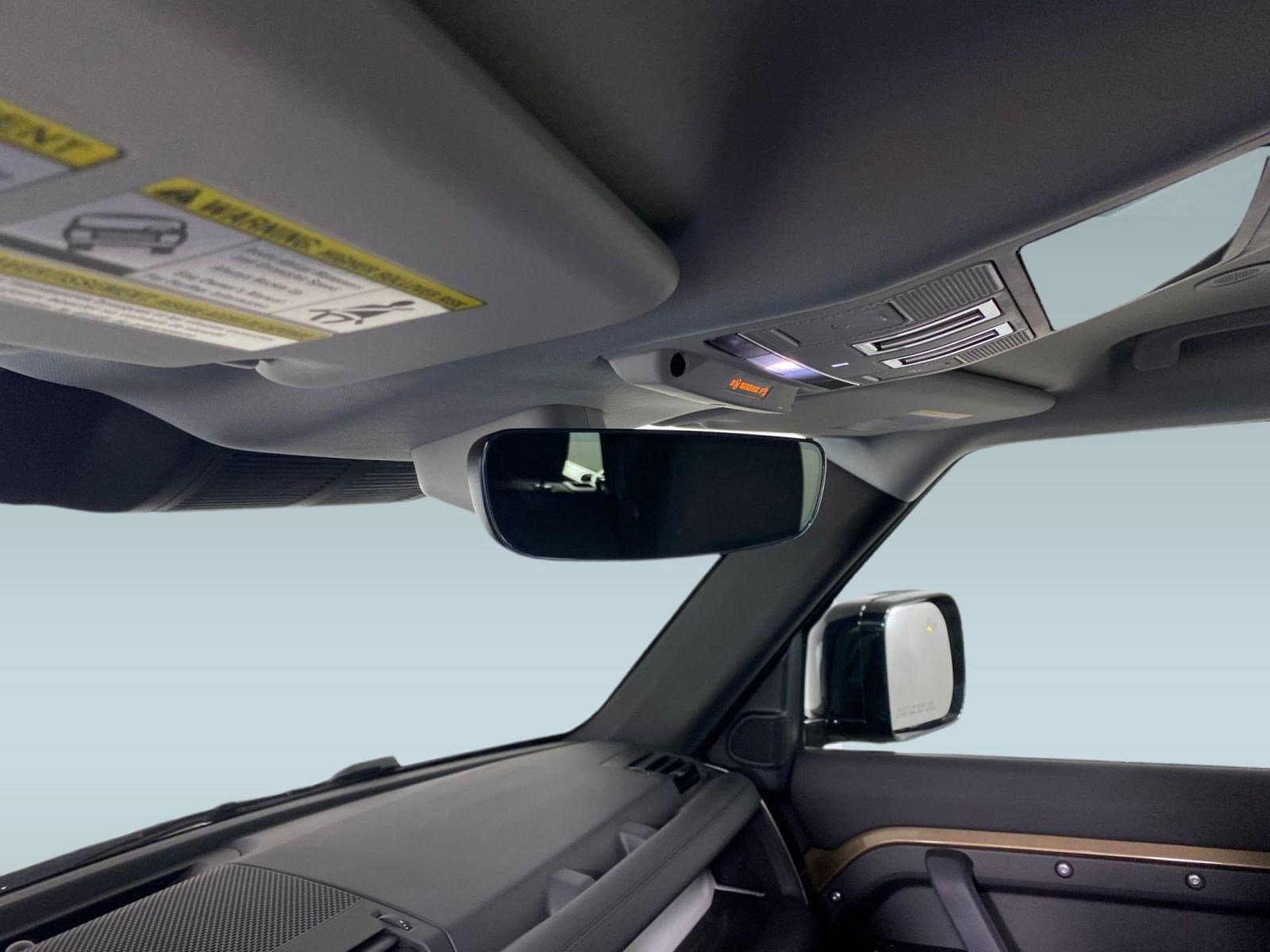 Used 2025 Land Rover Defender 110 S image 23