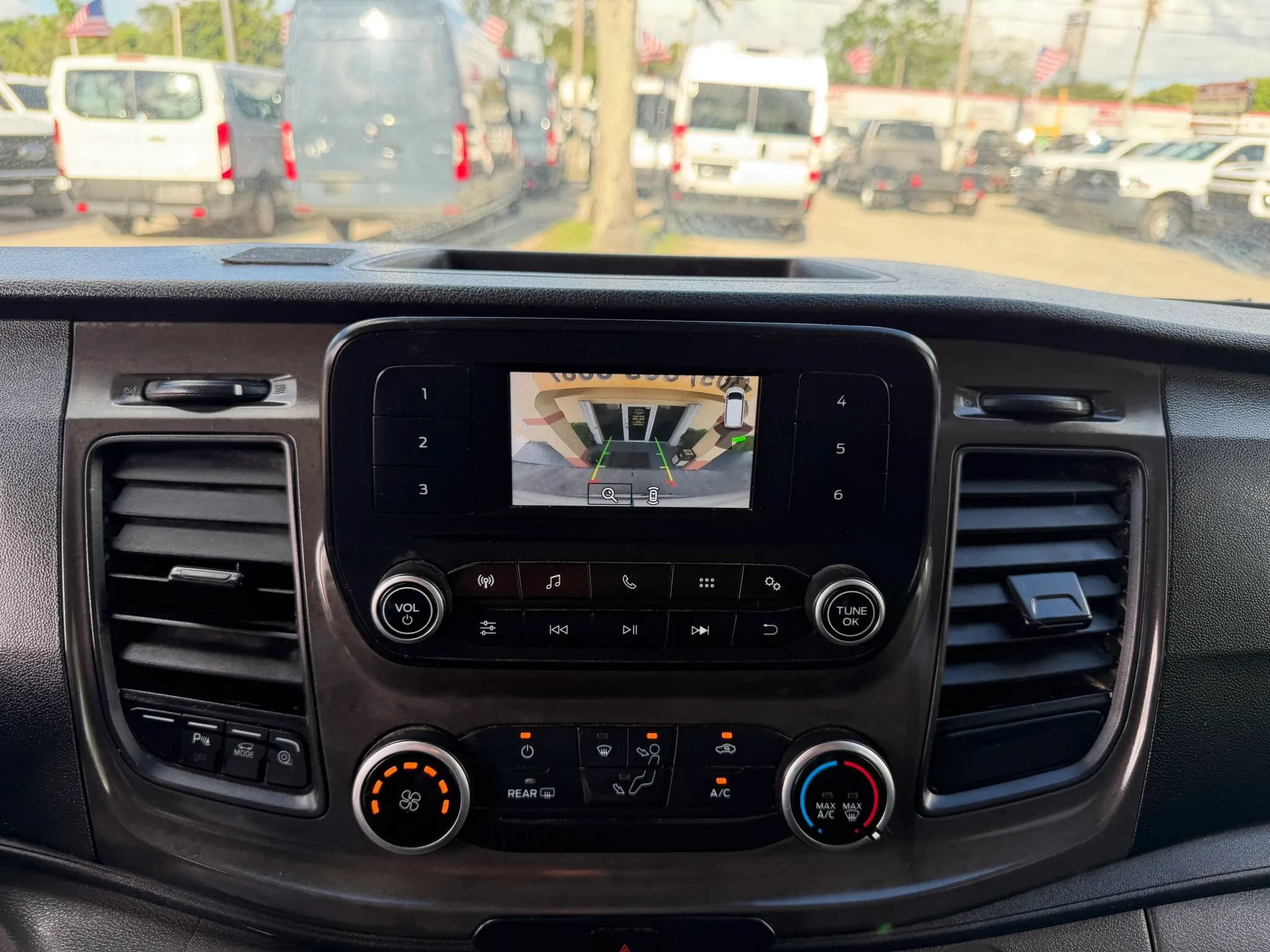 Used 2020 Ford Transit 350 XLT RWD image 11
