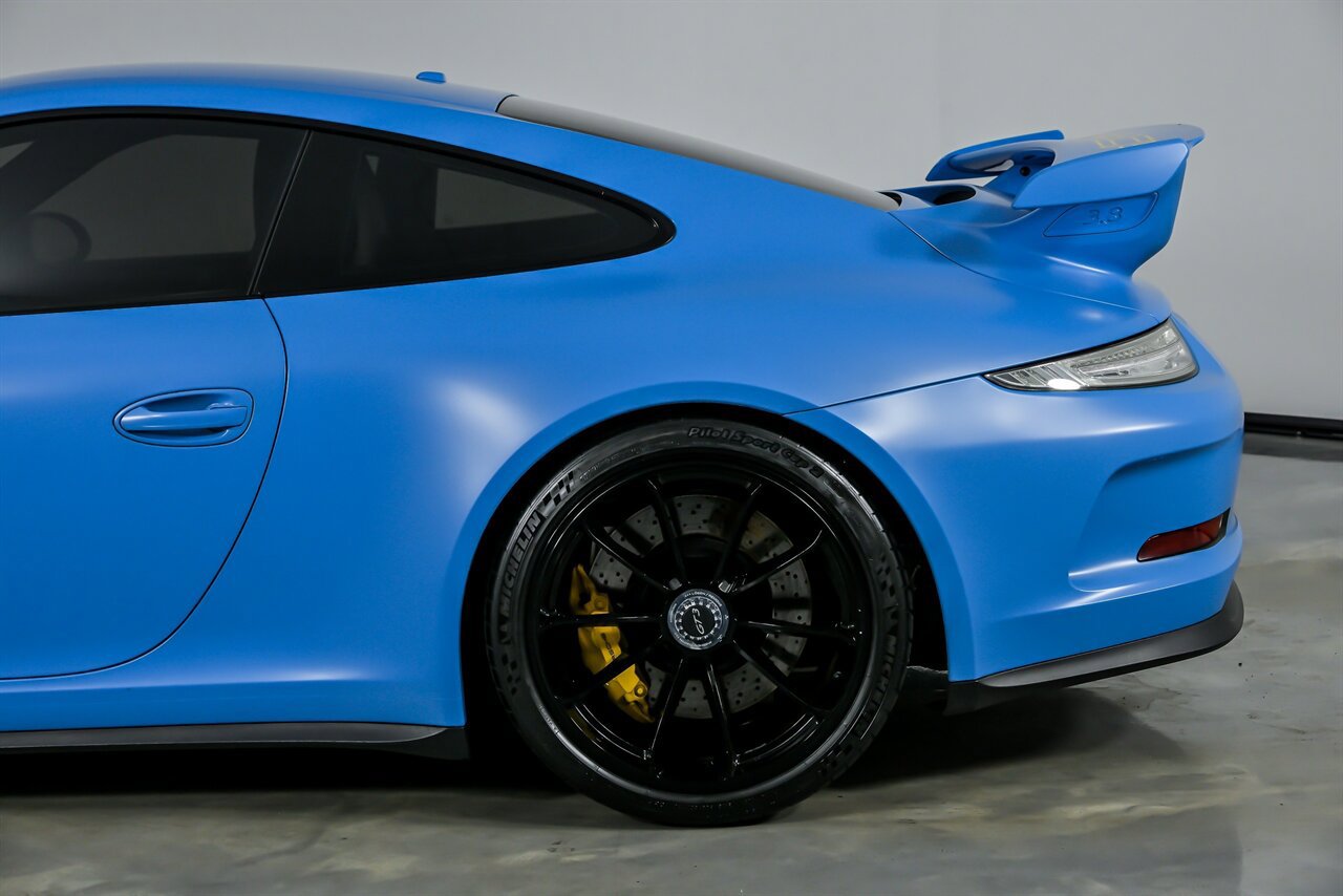 Used 2015 Porsche 911 GT3 RWD image 9