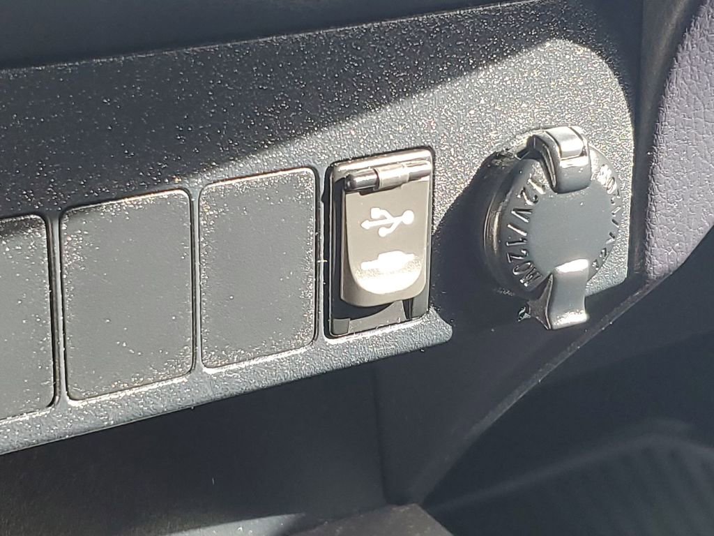 Used 2016 Toyota RAV4 XLE image 31