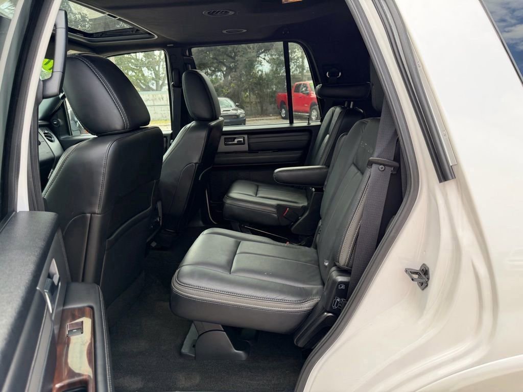 Used 2017 Ford Expedition Platinum image 28