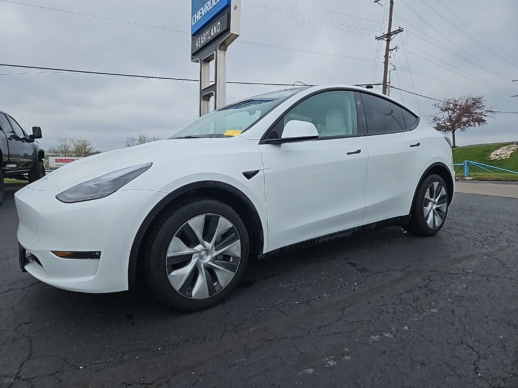Used 2024 Tesla Model Y Long Range image 2