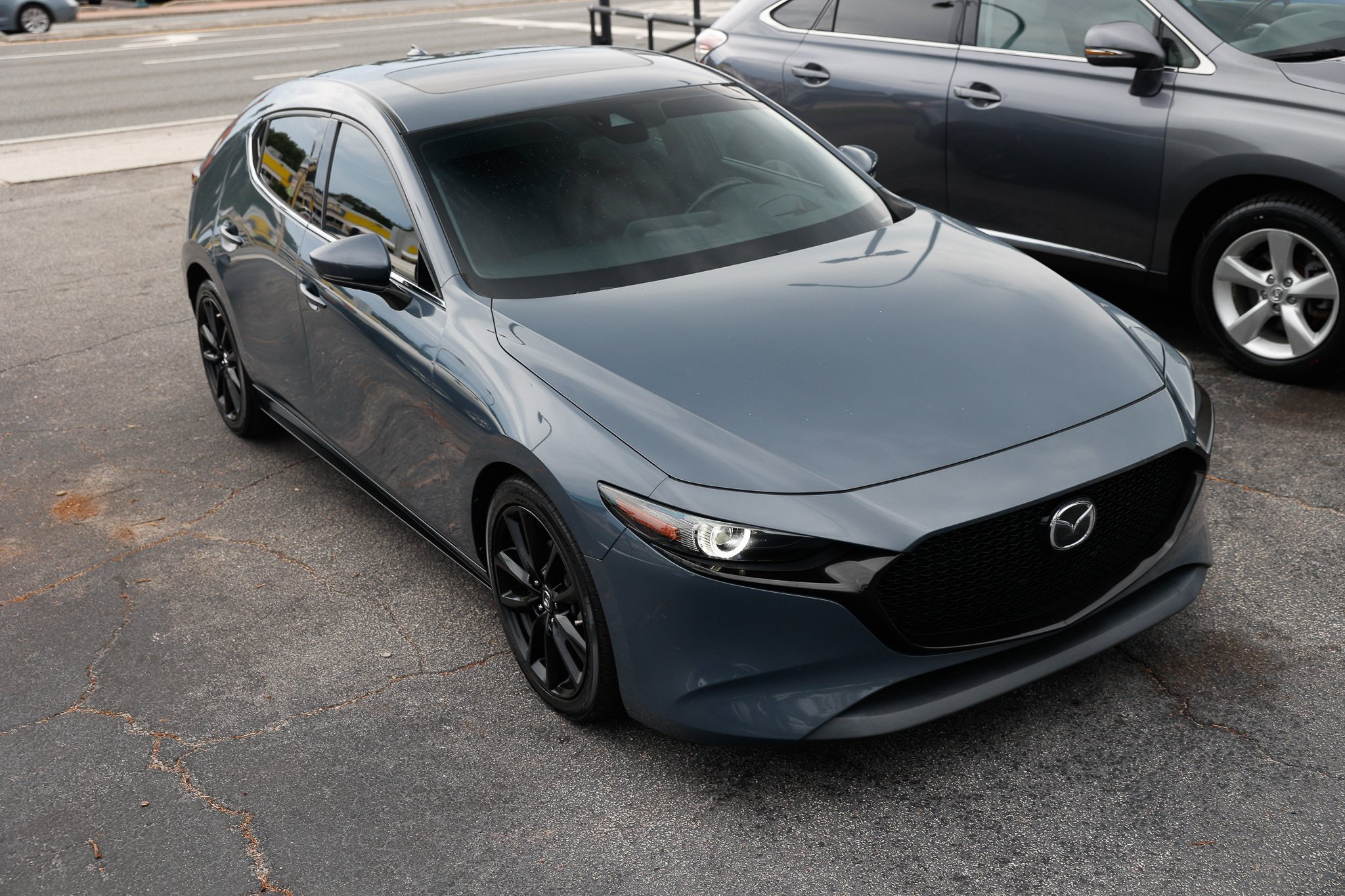 Used 2019 MAZDA MAZDA3 Hatchback w/ Premium Package FWD image 19