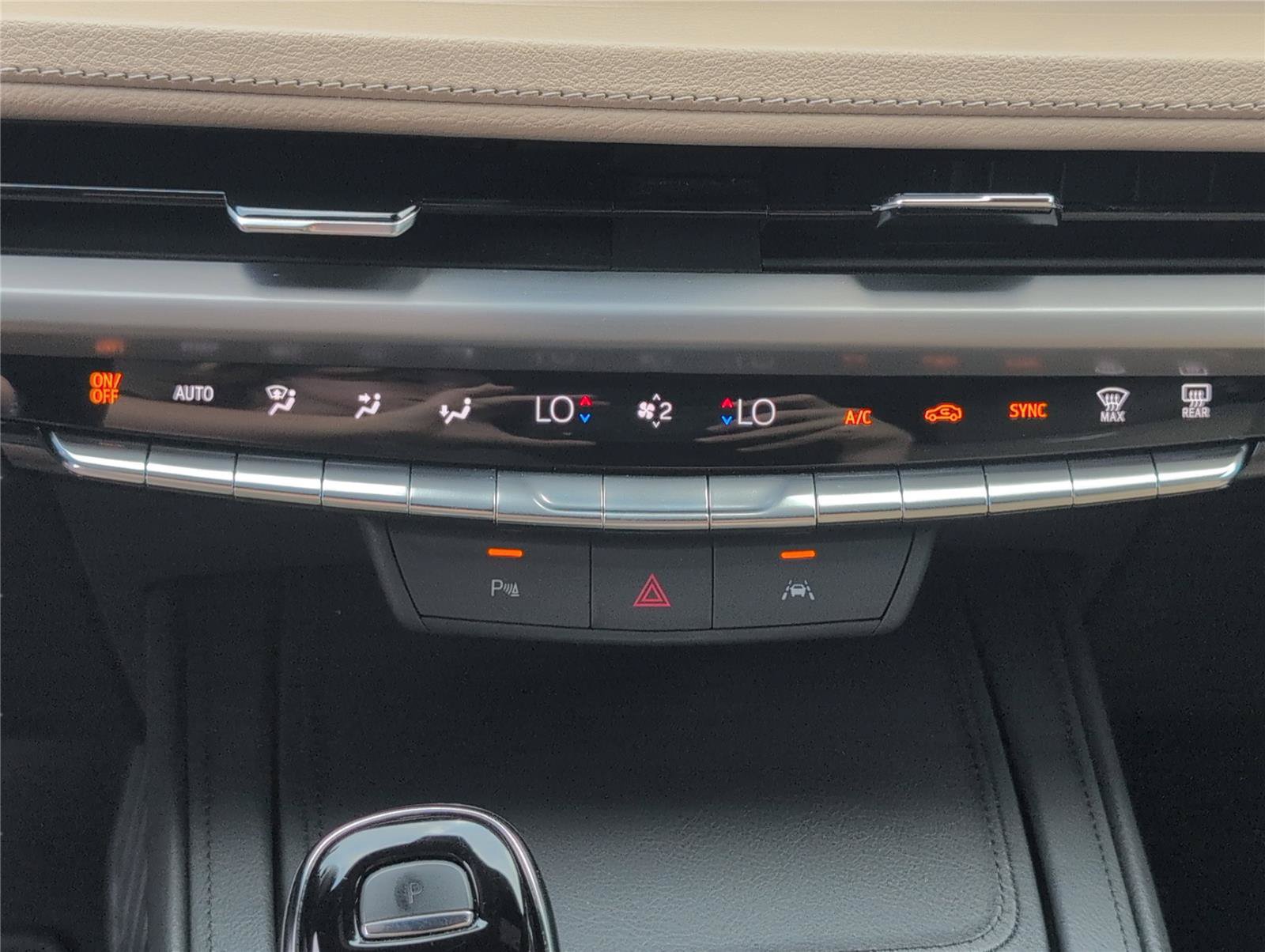 Used 2025 Cadillac XT4 Premium Luxury FWD image 19