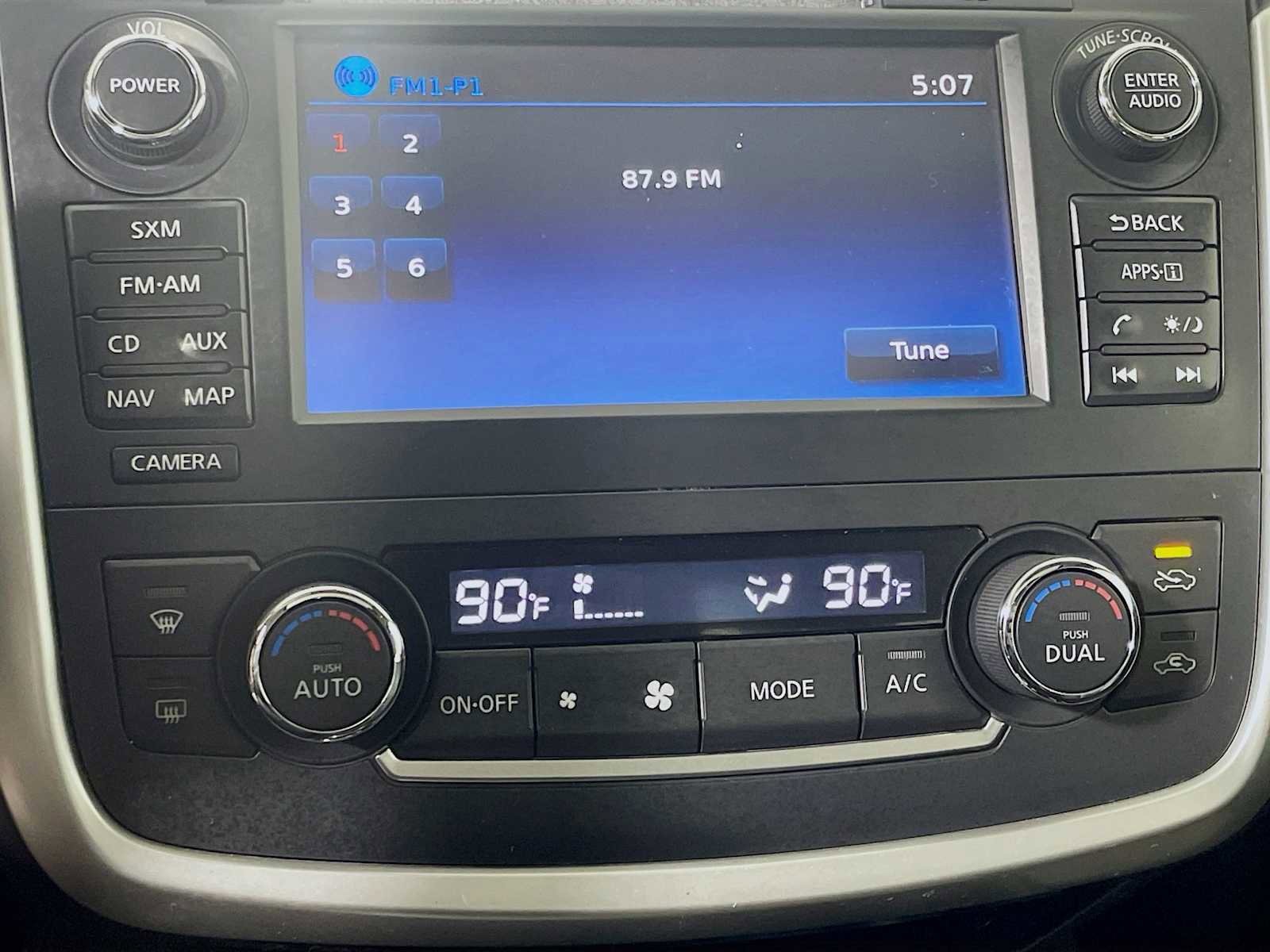 Used 2016 Nissan Altima 2.5 SL w/ 2.5 Technology w/LED Package image 13