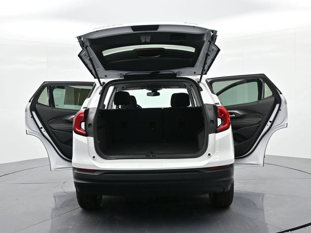 Used 2024 GMC Terrain SLE image 25