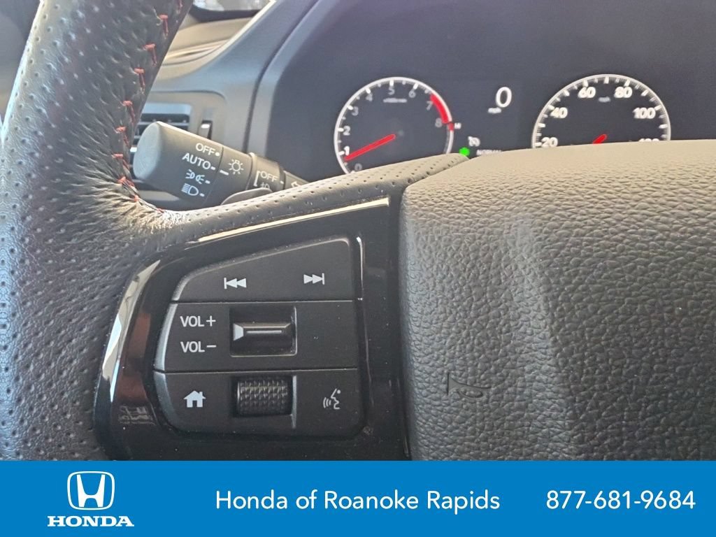 Used 2025 Honda Ridgeline Black Edition image 12