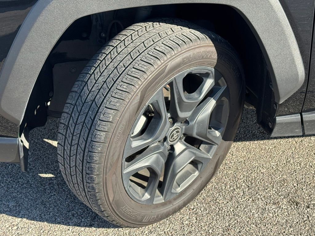 Used 2024 Toyota RAV4 Adventure image 33