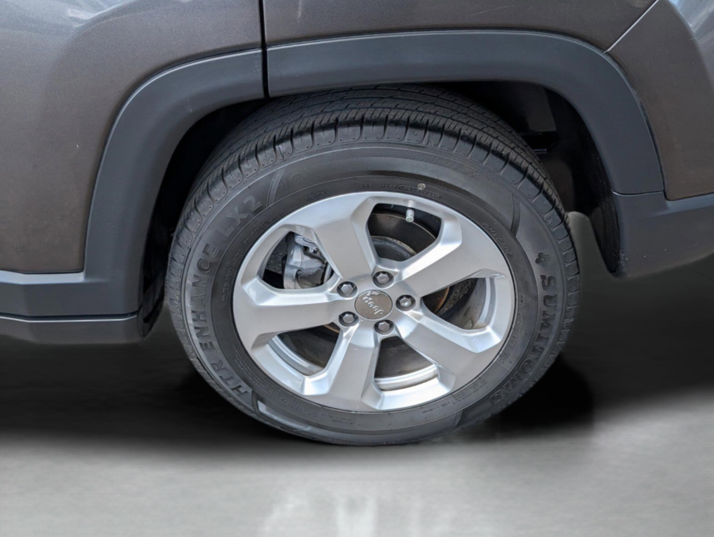 Used 2019 Jeep Compass Latitude image 29