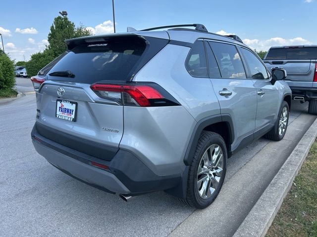 Used 2020 Toyota RAV4 Limited FWD image 3