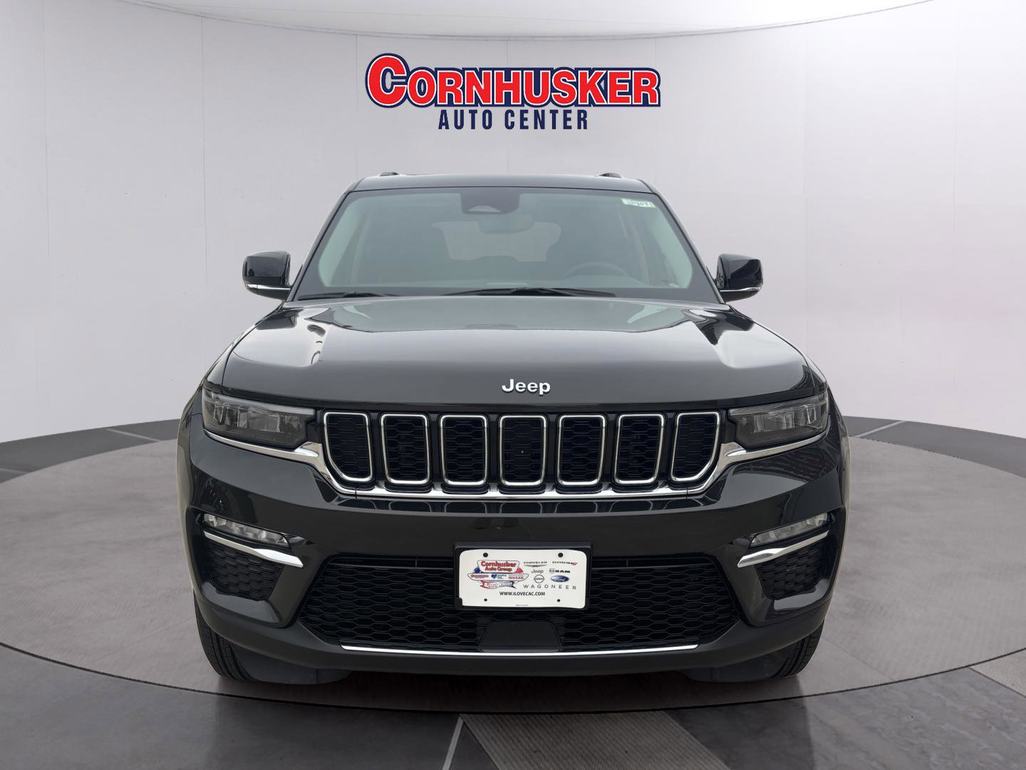 Used 2023 Jeep Grand Cherokee 4WD 4xe image 2